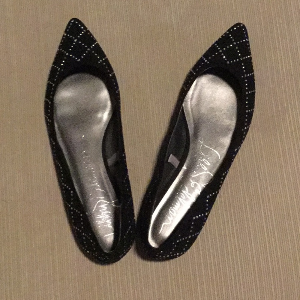 New Libby Edelman pointed toe flats.